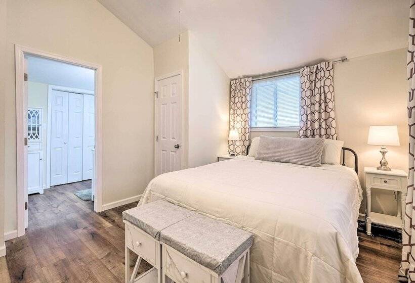 Waterfront Cottage W/ Private Beach + Deck!