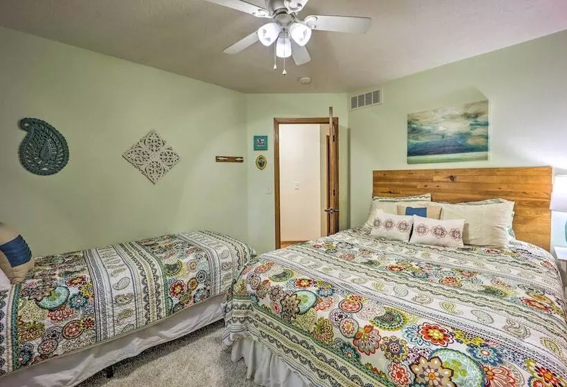 Waterfront Home On Beaver Lake W/ 2 Decks!