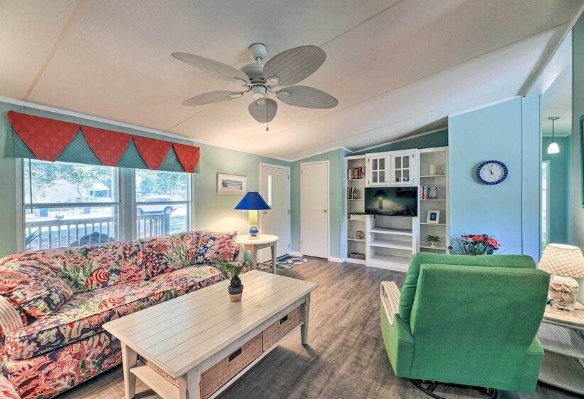 Atlantic Beach Home W/ Decks & Fire Pit