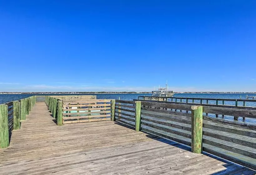 Atlantic Beach Home W/ Decks & Fire Pit