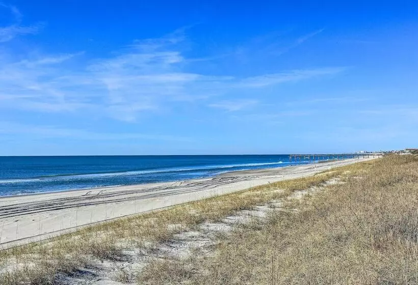 Atlantic Beach Home W/ Decks & Fire Pit