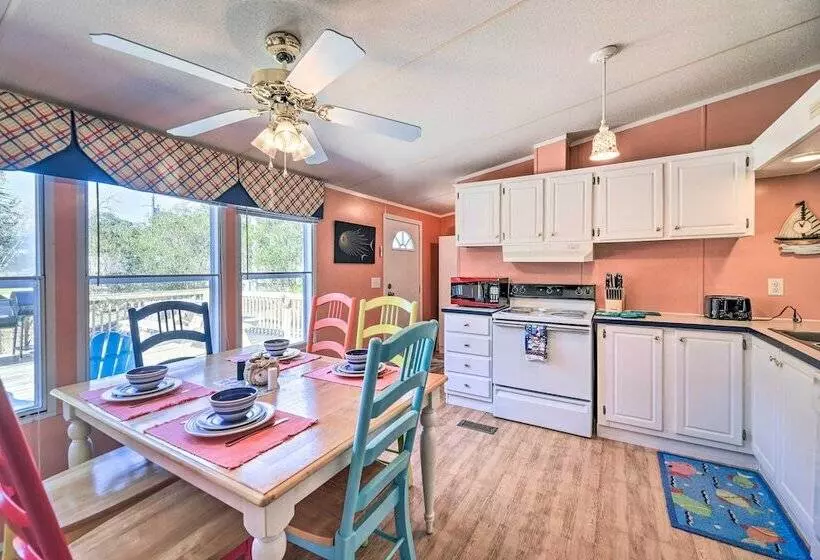 Atlantic Beach Home W/ Decks & Fire Pit