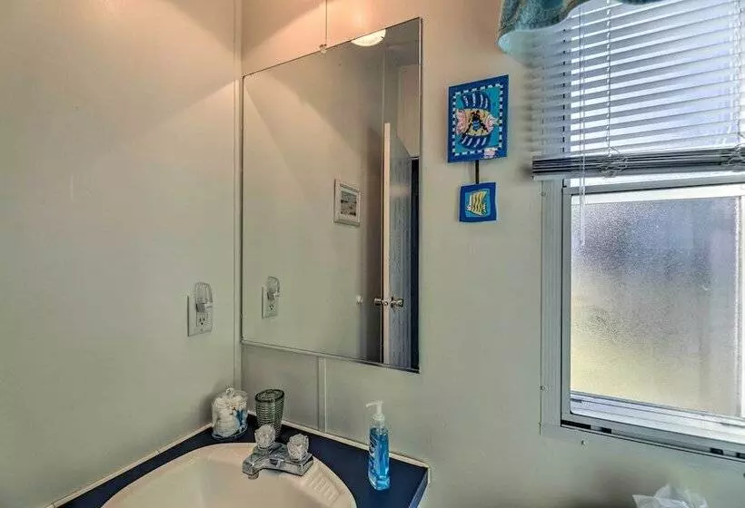 Atlantic Beach Home W/ Decks & Fire Pit