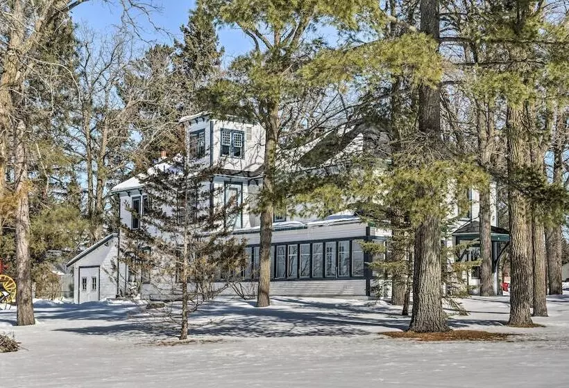 Historic Backus Home, Steps To Pine Mountain Lake!