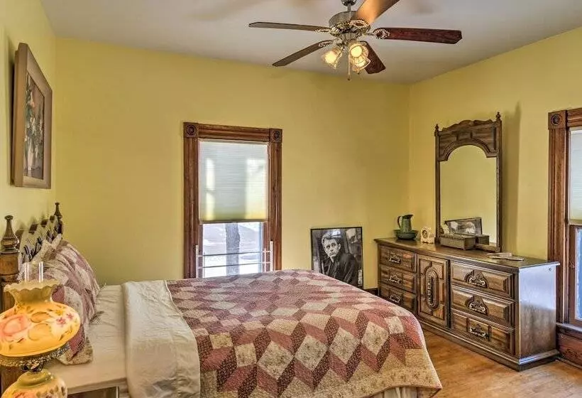 Historic Backus Home, Steps To Pine Mountain Lake!