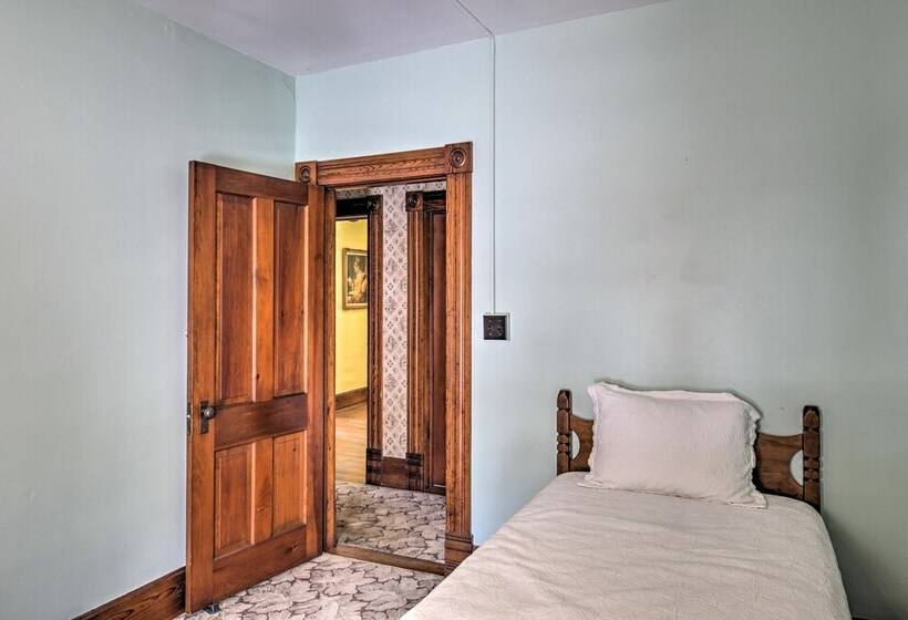 Historic Backus Home, Steps To Pine Mountain Lake!