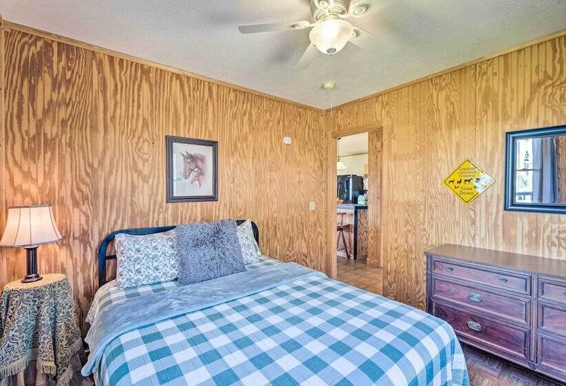 7 Mi To Downtown Morganton: Cabin W/ Fire Pit!