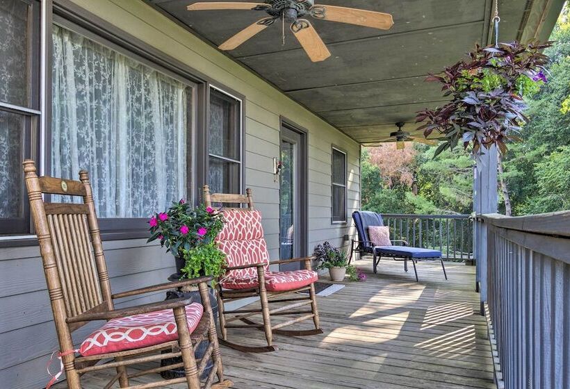 7 Mi To Downtown Morganton: Cabin W/ Fire Pit!