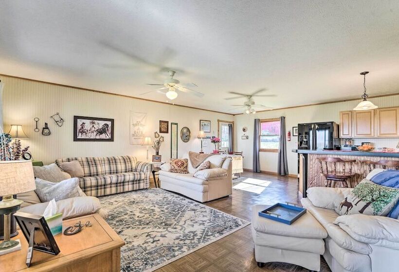 7 Mi To Downtown Morganton: Cabin W/ Fire Pit!