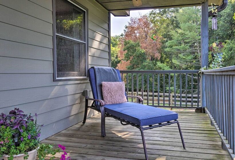 7 Mi To Downtown Morganton: Cabin W/ Fire Pit!