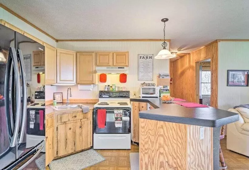 7 Mi To Downtown Morganton: Cabin W/ Fire Pit!