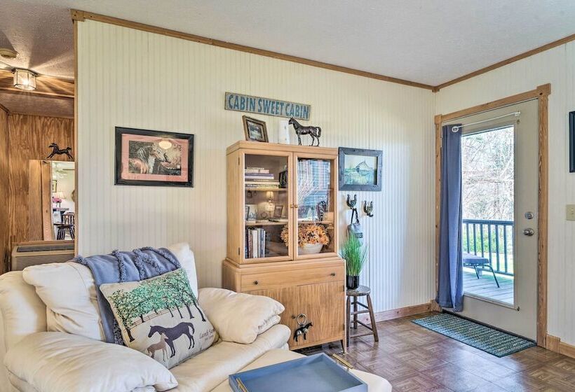 7 Mi To Downtown Morganton: Cabin W/ Fire Pit!