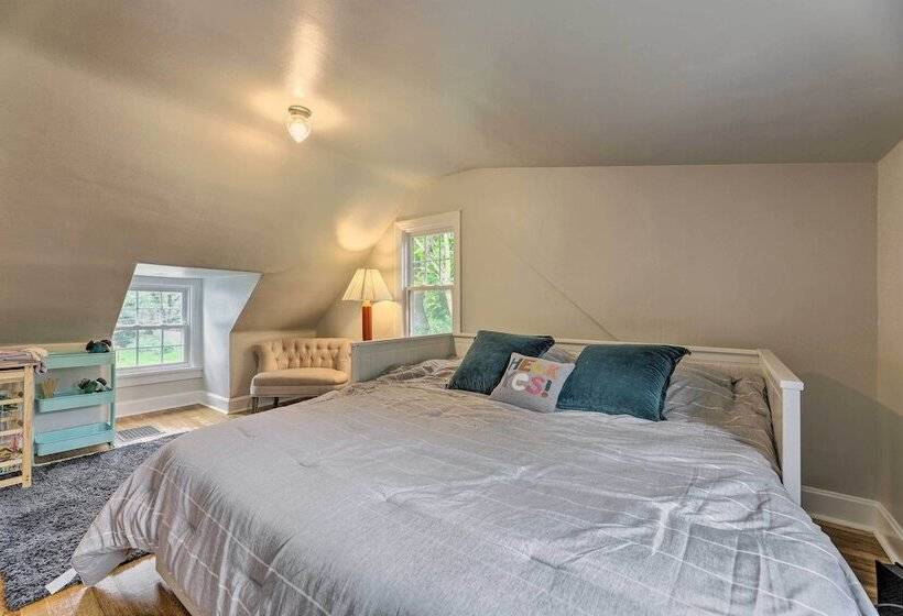 Charming Cincinnati Home < 10 Mi To Downtown!