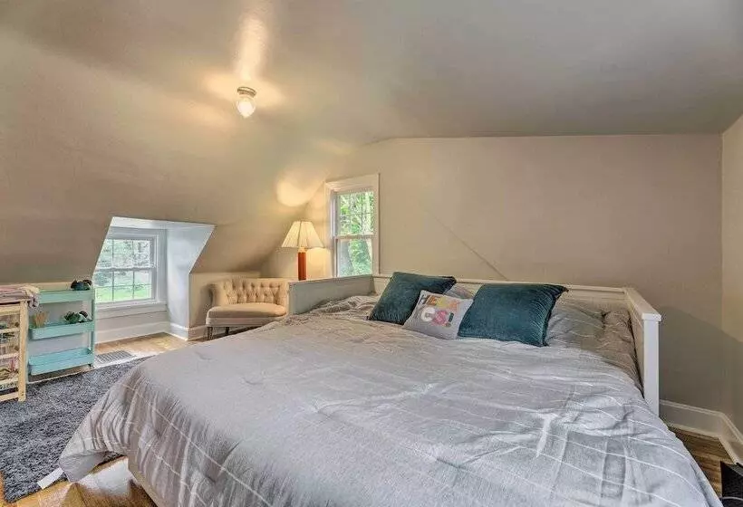 Charming Cincinnati Home < 10 Mi To Downtown!