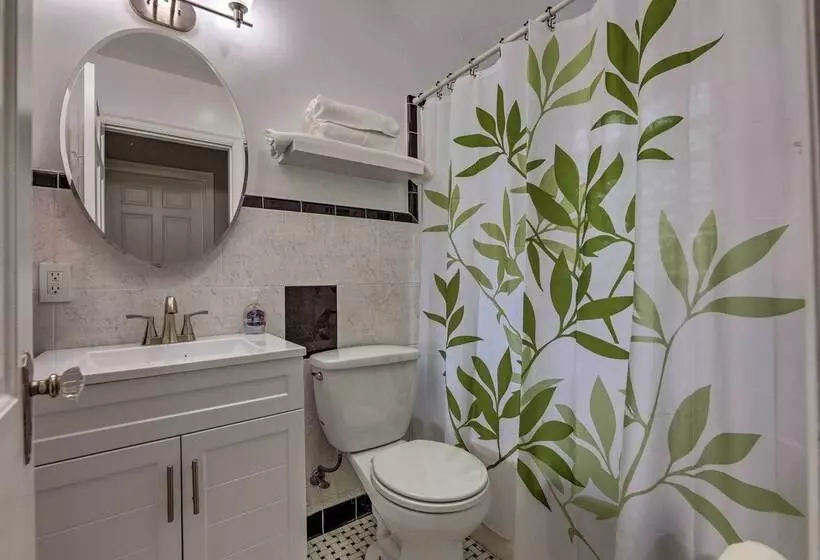 Charming Cincinnati Home < 10 Mi To Downtown!