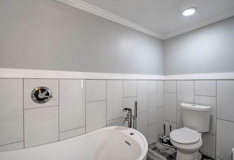 Cozy Atlanta Home ~ 3 Mi To Dtwn Attractions!