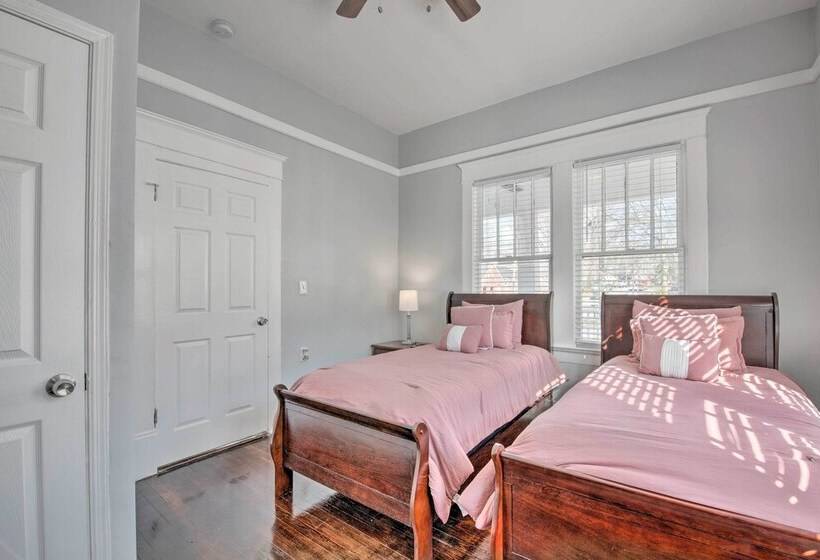 Cozy Atlanta Home ~ 3 Mi To Dtwn Attractions!