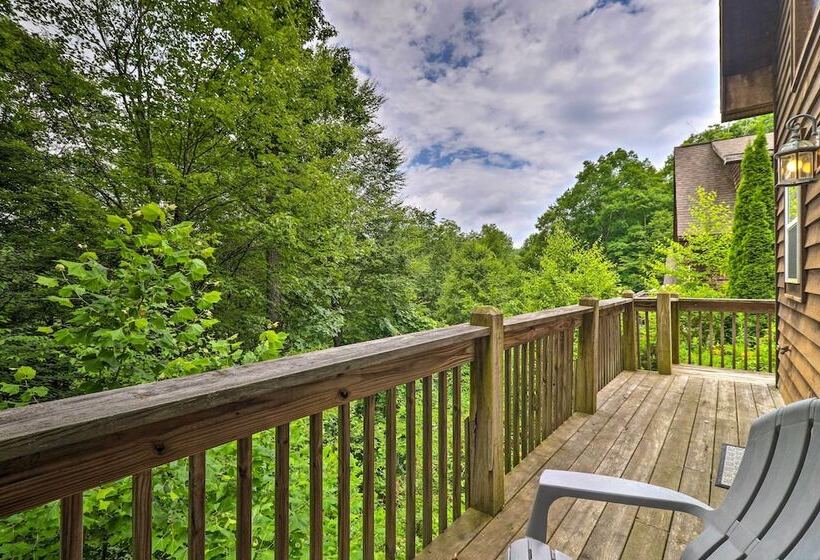 Cozy Boone Cabin W/ Deck: Close To Downtown!