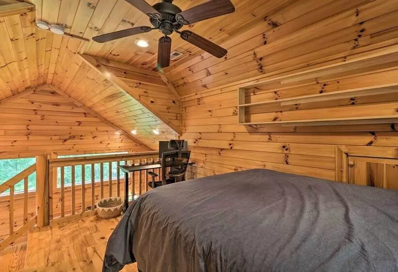 Cozy Boone Cabin W/ Deck: Close To Downtown!