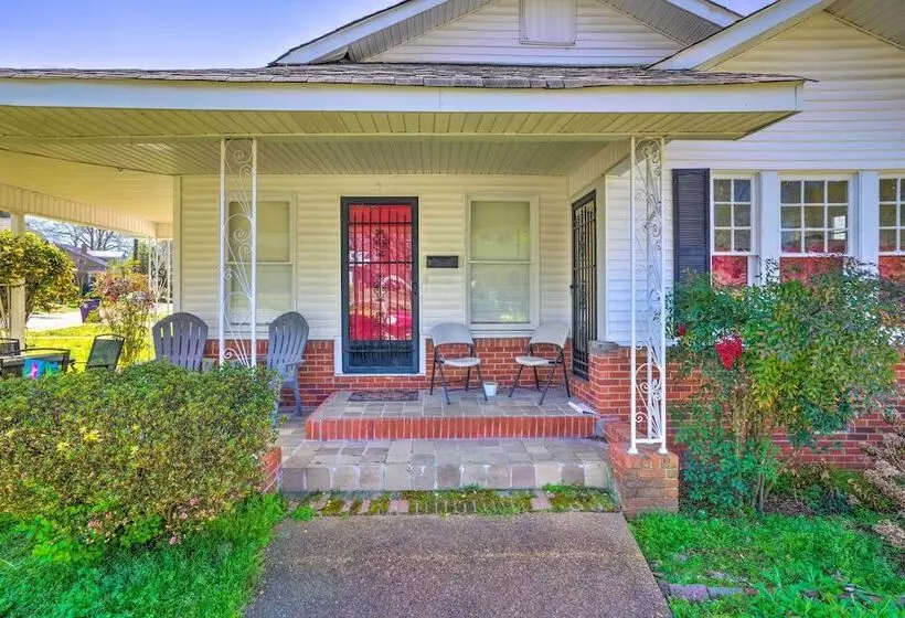 Cozy Corinth Escape ~ Half Mi To Shop & Dine!