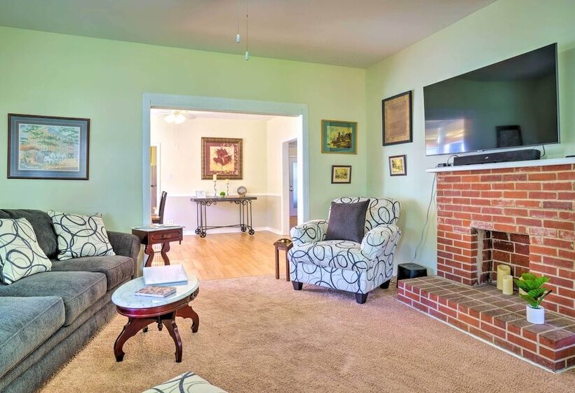 Cozy Corinth Escape ~ Half Mi To Shop & Dine!