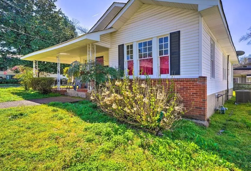 Cozy Corinth Escape ~ Half Mi To Shop & Dine!