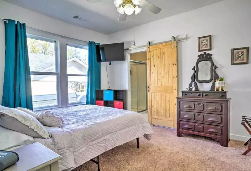 Cozy Corinth Escape ~ Half Mi To Shop & Dine!