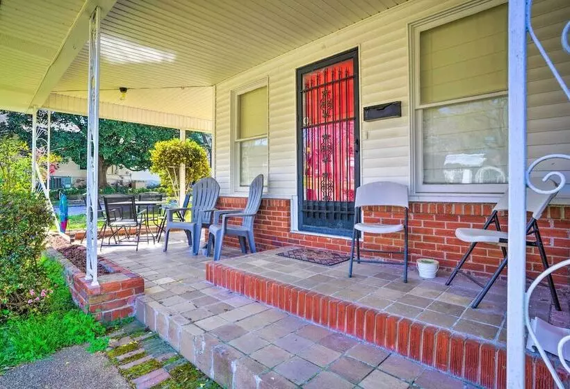 Cozy Corinth Escape ~ Half Mi To Shop & Dine!