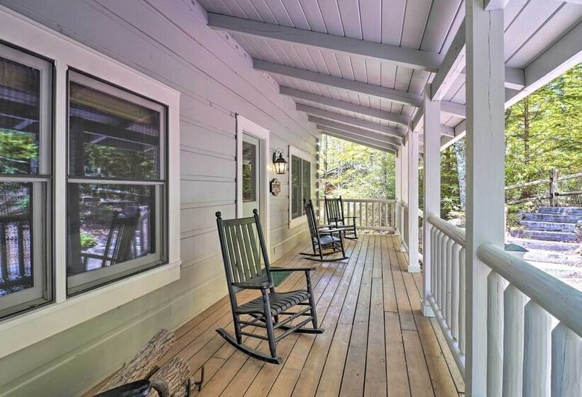 Cozy Retreat W/ Deck & Sapphire Resort Access!