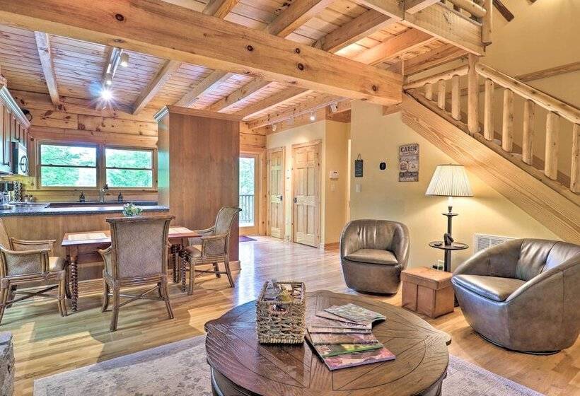 Cozy Retreat W/ Deck & Sapphire Resort Access!