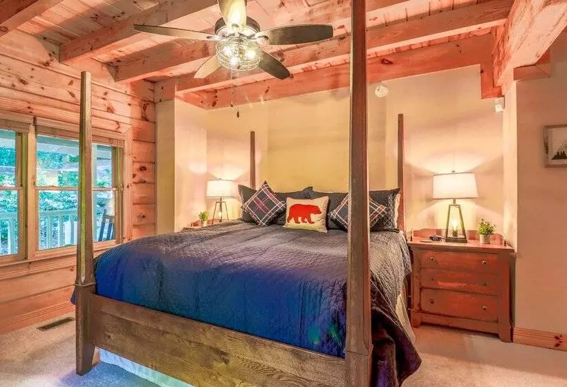 Cozy Retreat W/ Deck & Sapphire Resort Access!