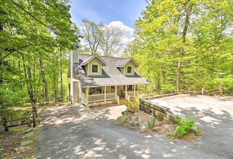 Cozy Retreat W/ Deck & Sapphire Resort Access!