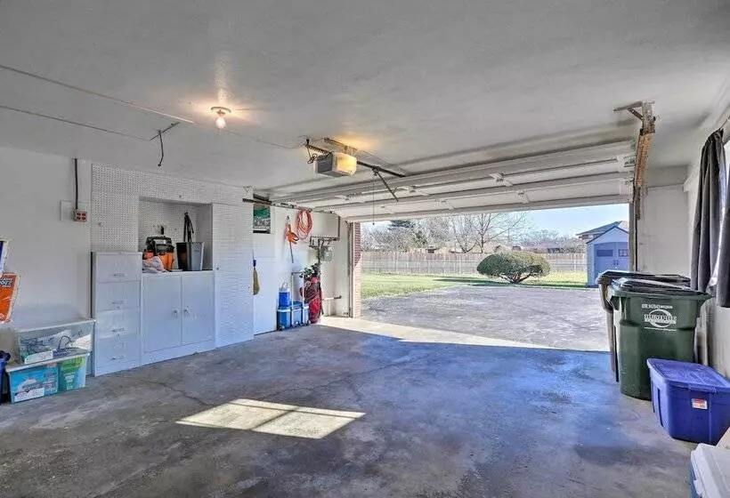 Dayton Home W/ Patio & Fire Pit ~ 6 Mi Dtwn!