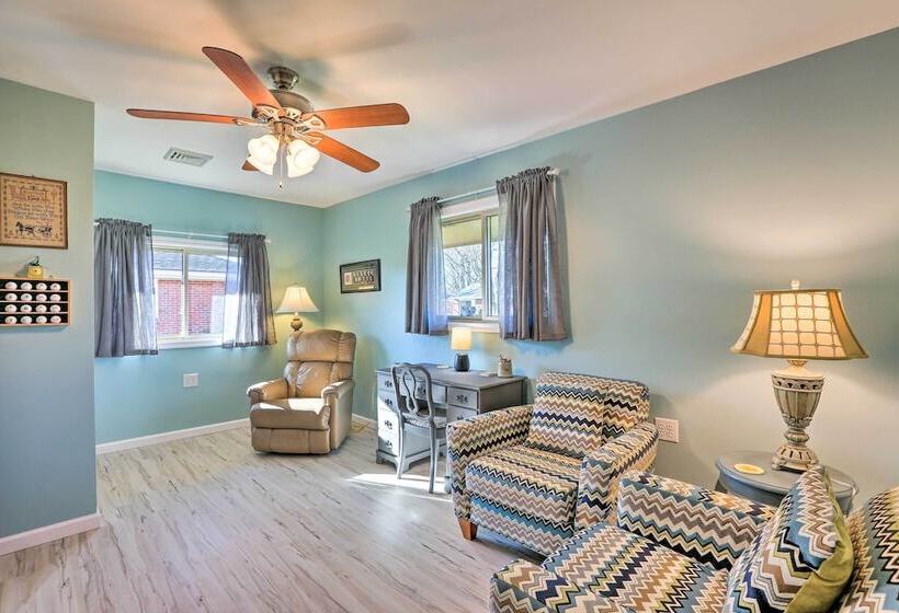 Dayton Home W/ Patio & Fire Pit ~ 6 Mi Dtwn!