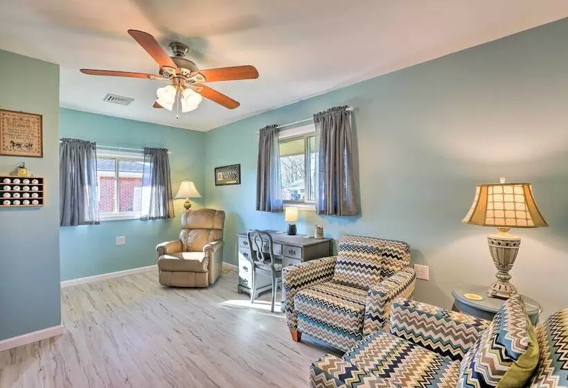 Dayton Home W/ Patio & Fire Pit ~ 6 Mi Dtwn!