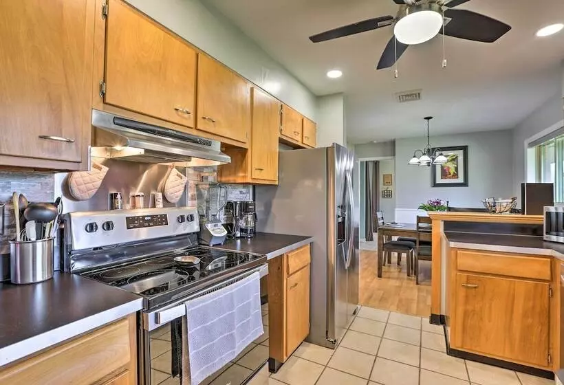 Dayton Home W/ Patio & Fire Pit ~ 6 Mi Dtwn!