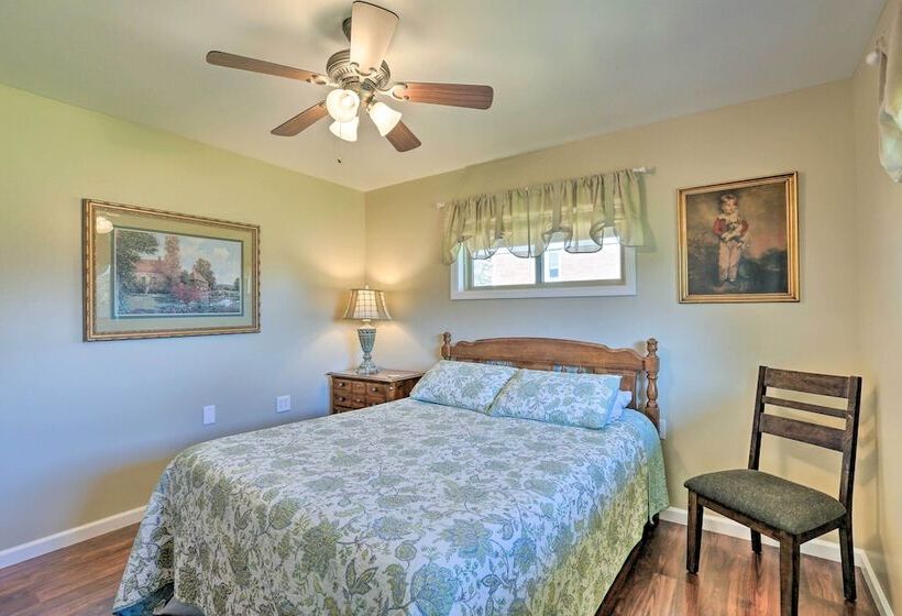 Dayton Home W/ Patio & Fire Pit ~ 6 Mi Dtwn!