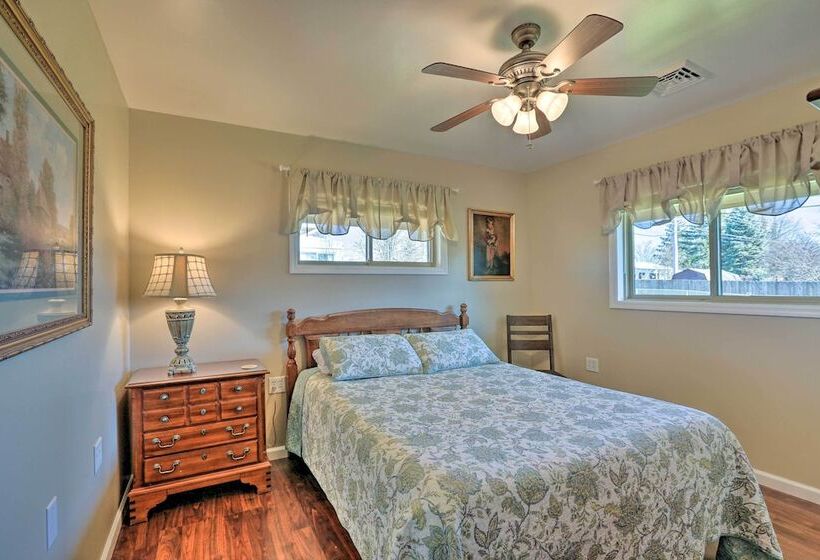 Dayton Home W/ Patio & Fire Pit ~ 6 Mi Dtwn!