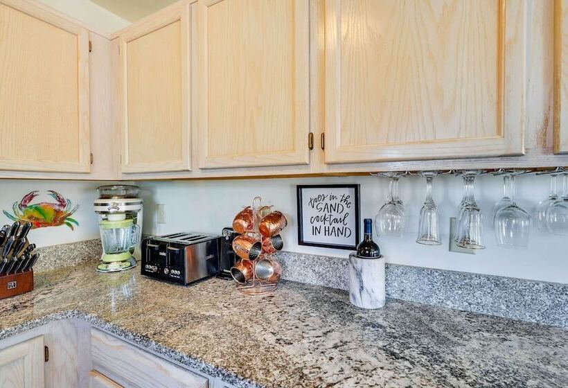 Dunn Dreamin : Hot Tub, Pirate Fort, & Fire Pit!