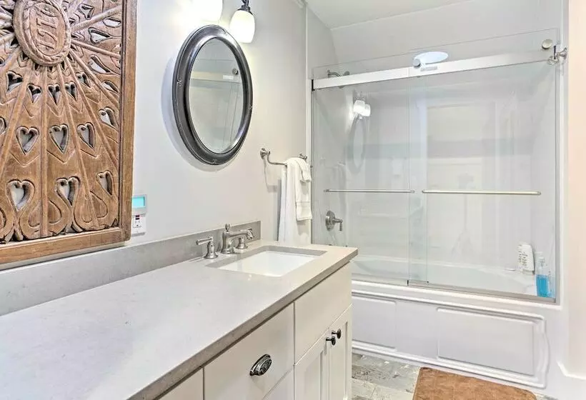 Enchanting Tryon Home W/ Hot Tub ~ 14 Mi To Tiec!