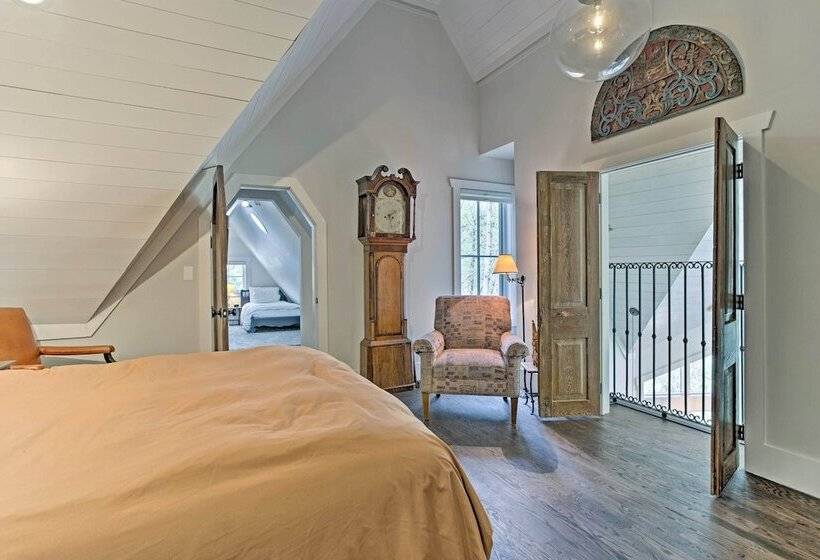 Enchanting Tryon Home W/ Hot Tub ~ 14 Mi To Tiec!