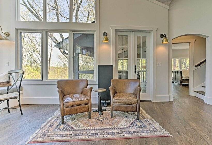 Enchanting Tryon Home W/ Hot Tub ~ 14 Mi To Tiec!
