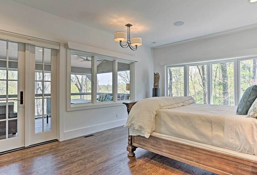 Enchanting Tryon Home W/ Hot Tub ~ 14 Mi To Tiec!