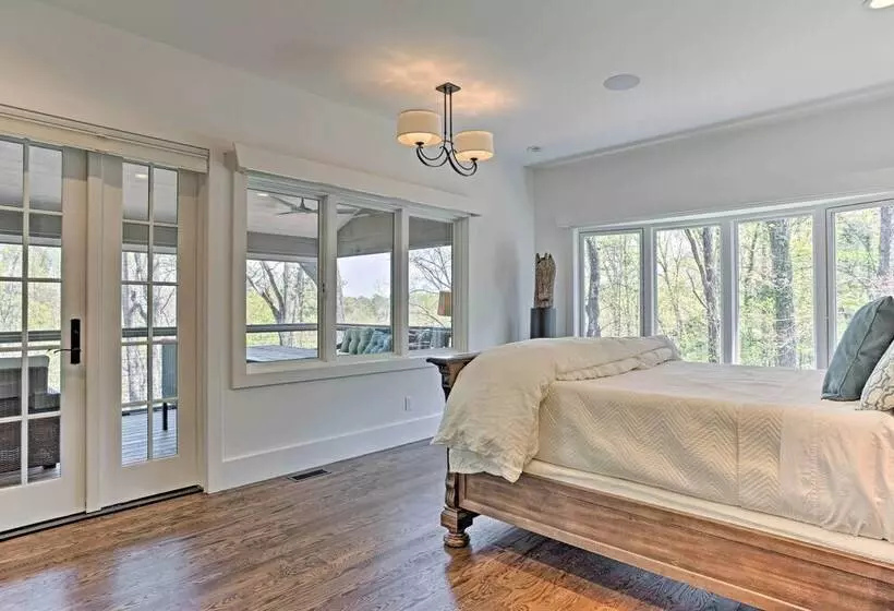 Enchanting Tryon Home W/ Hot Tub ~ 14 Mi To Tiec!