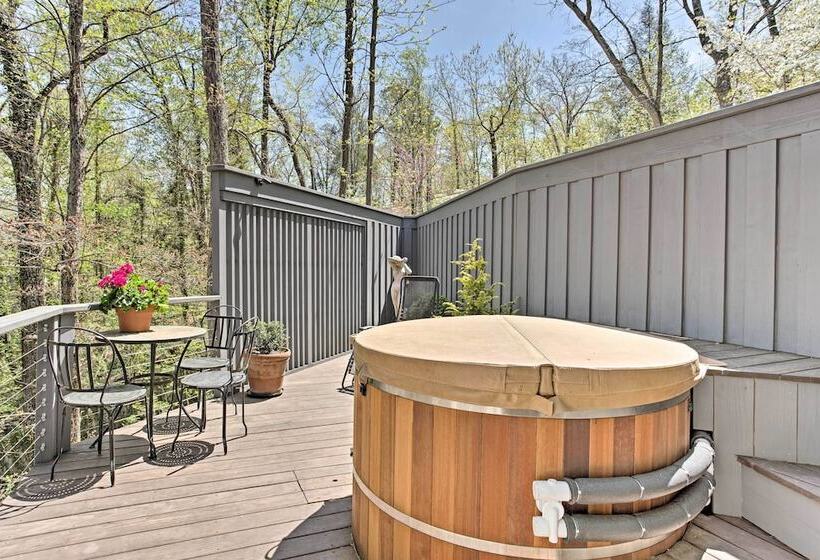 Enchanting Tryon Home W/ Hot Tub ~ 14 Mi To Tiec!