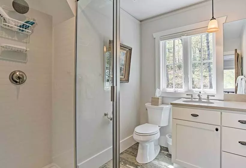 Enchanting Tryon Home W/ Hot Tub ~ 14 Mi To Tiec!