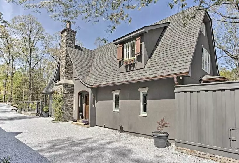 Enchanting Tryon Home W/ Hot Tub ~ 14 Mi To Tiec!