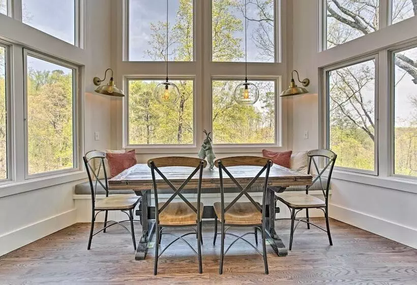 Enchanting Tryon Home W/ Hot Tub ~ 14 Mi To Tiec!