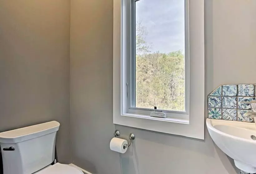 Enchanting Tryon Home W/ Hot Tub ~ 14 Mi To Tiec!