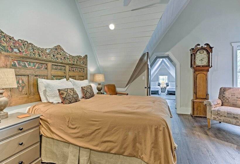 Enchanting Tryon Home W/ Hot Tub ~ 14 Mi To Tiec!